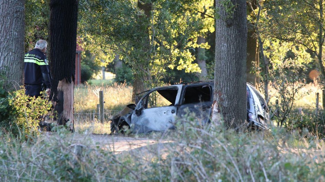 Auto Botst Tegen Boom Tijdens Achtervolging Drie Gewonden Update