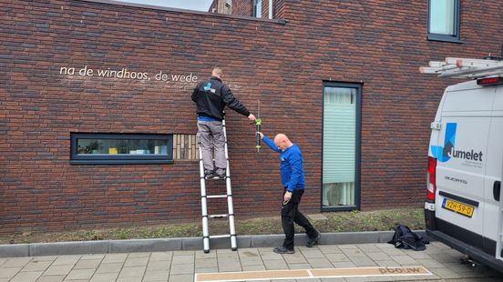 Van verwoesting naar wederopbouw: nieuwe woningen opgeleverd na windhoos