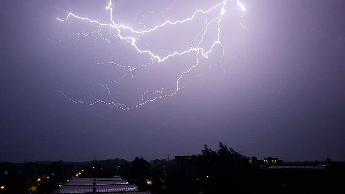 Regen Hagel Onweer En Bliksem Op Komst Zware Jongens Boven Drenthe