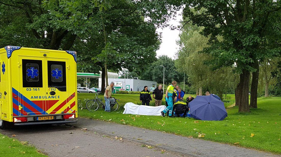 De parachutiste maakte een harde landing (Rechten: Persbureau Meter)