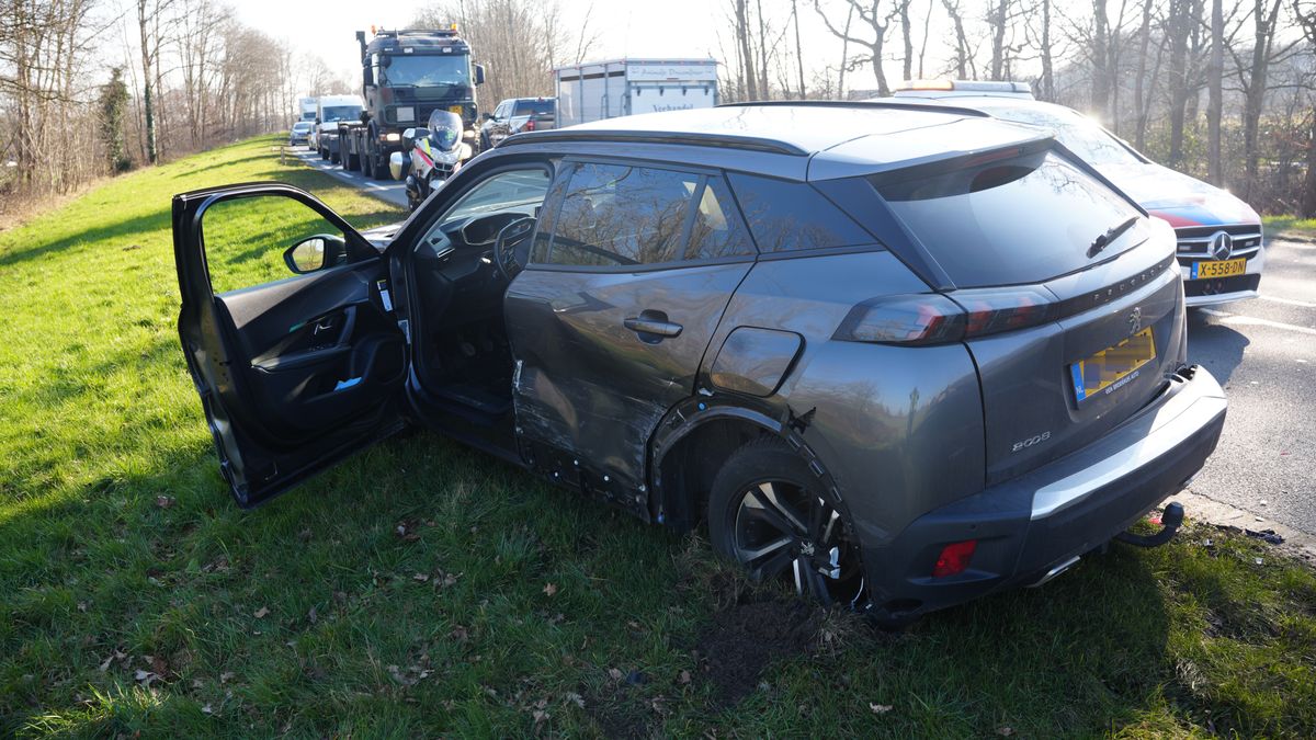 Chaos na aanrijding op N35 bij Heino