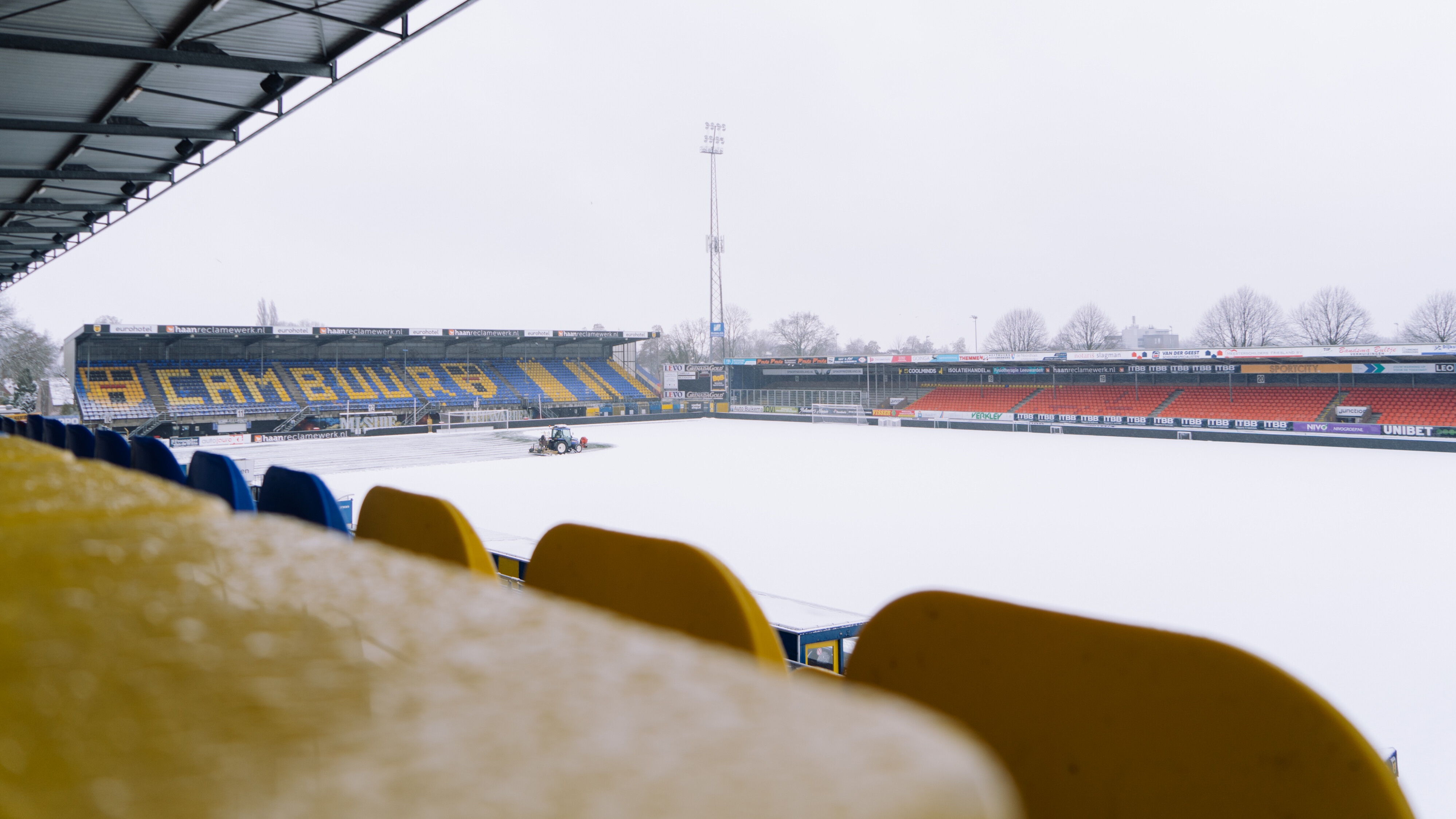 Wedstriid Roda JC - Cambuur skrast, fjild net te bespyljen