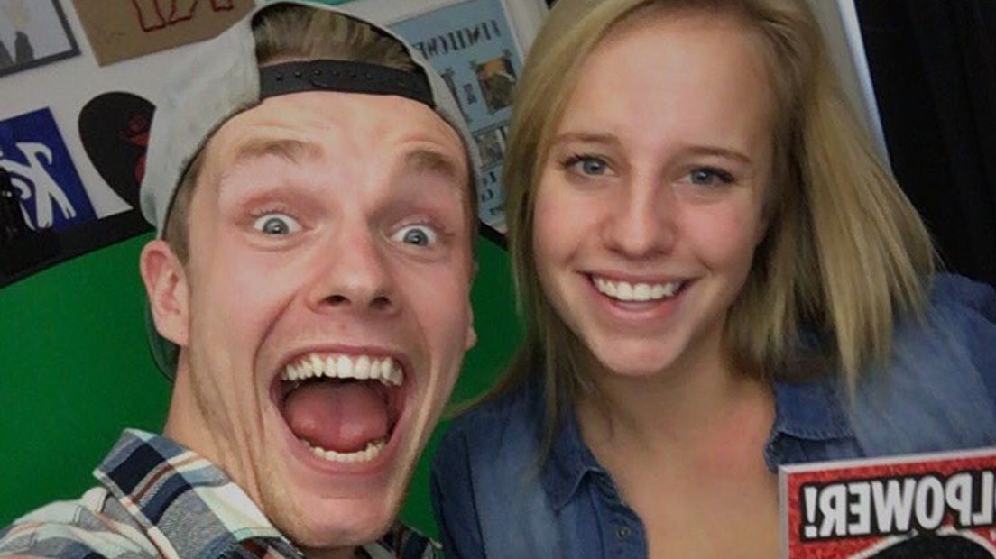 Enzo Knol en zijn vriendin Dee (Rechten: Twitter / @EnzoKnol)