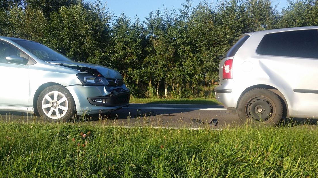 Drie auto's op elkaar in Witte Paarden