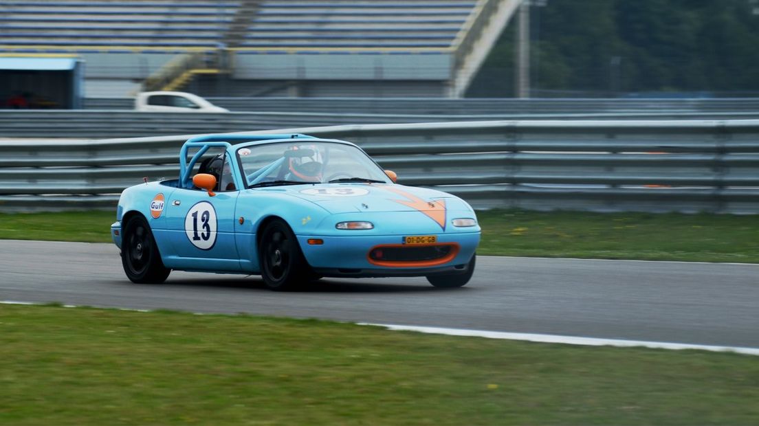 De kinderen mochten in raceauto's het circuit over (Rechten: RTV Drenthe / Jeroen Kelderman)