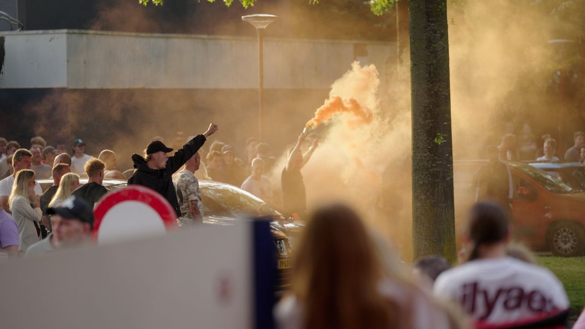 Burgemeester vreest rellen Vriezenveen; politie mag fouilleren tijdens azc-protest