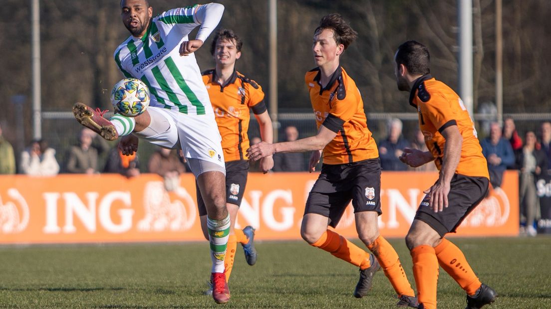 voetbal Kloetinge Kyle Doesburg