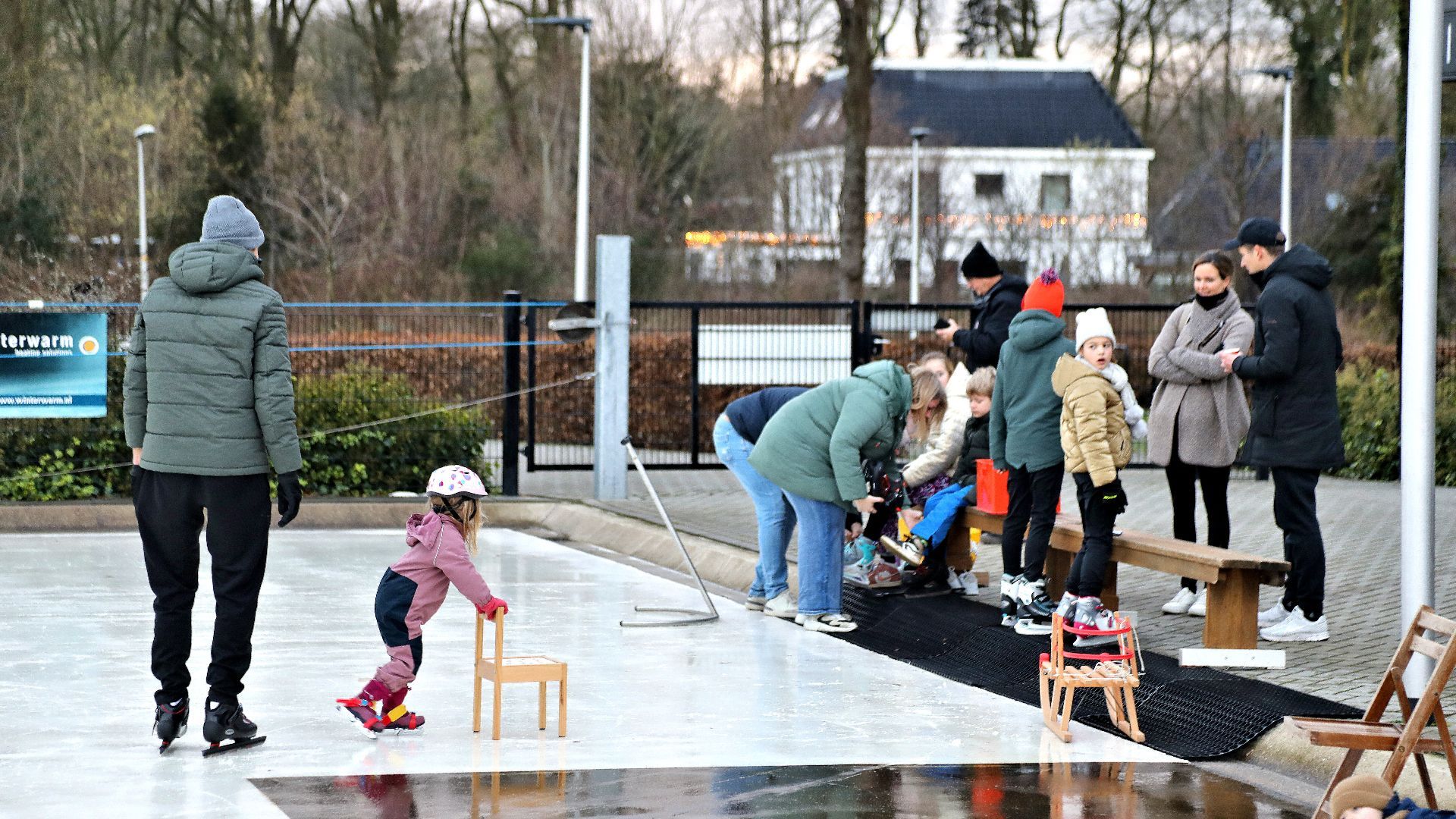 Het 'krabbeldeel' van de Winterswijkse ijsbaan was op 3 januari van dit jaar al even open.