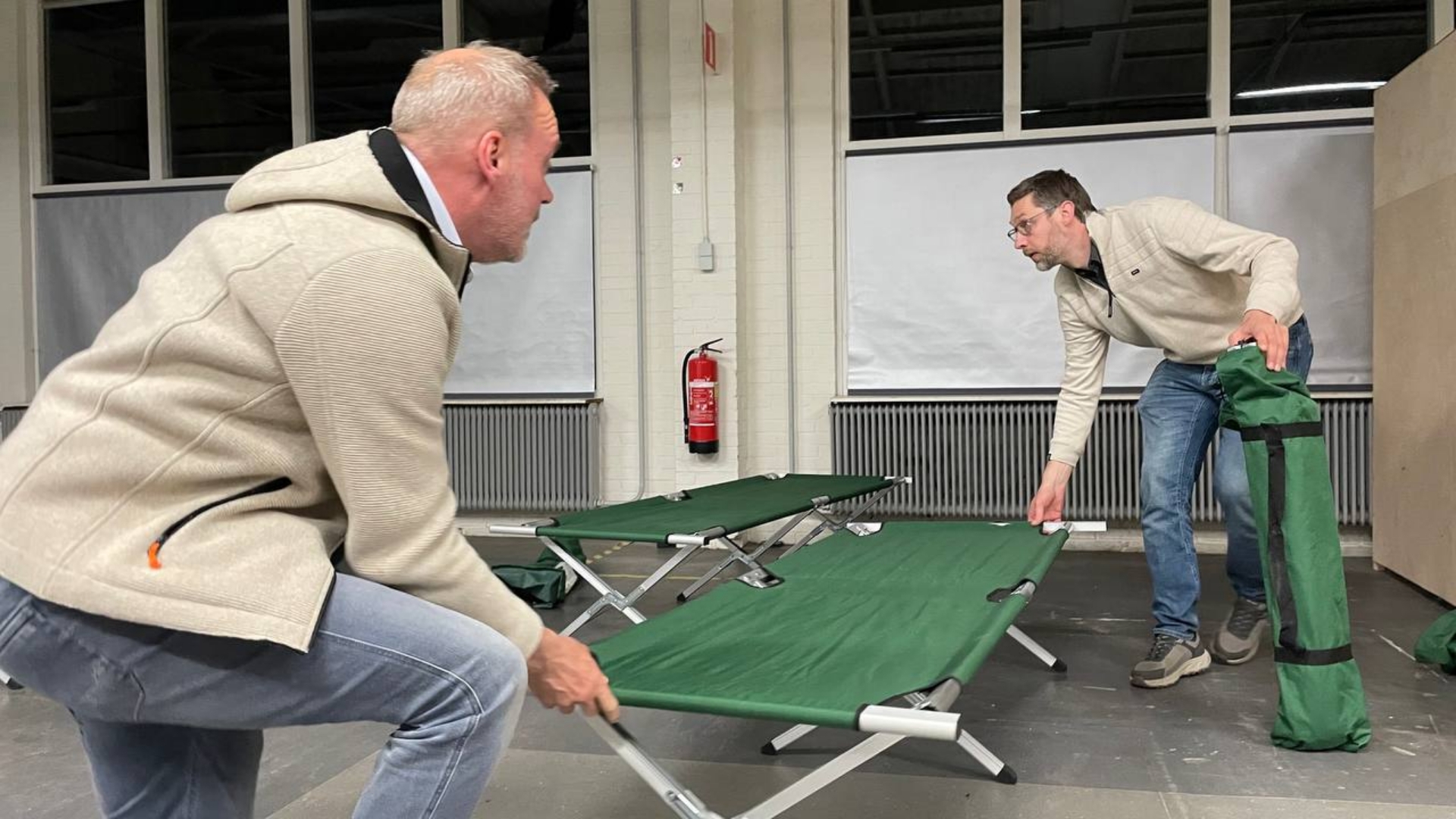 Zo'n vijftig asielzoekers slapen in Stadskanaal: 'Schrijnend is het'