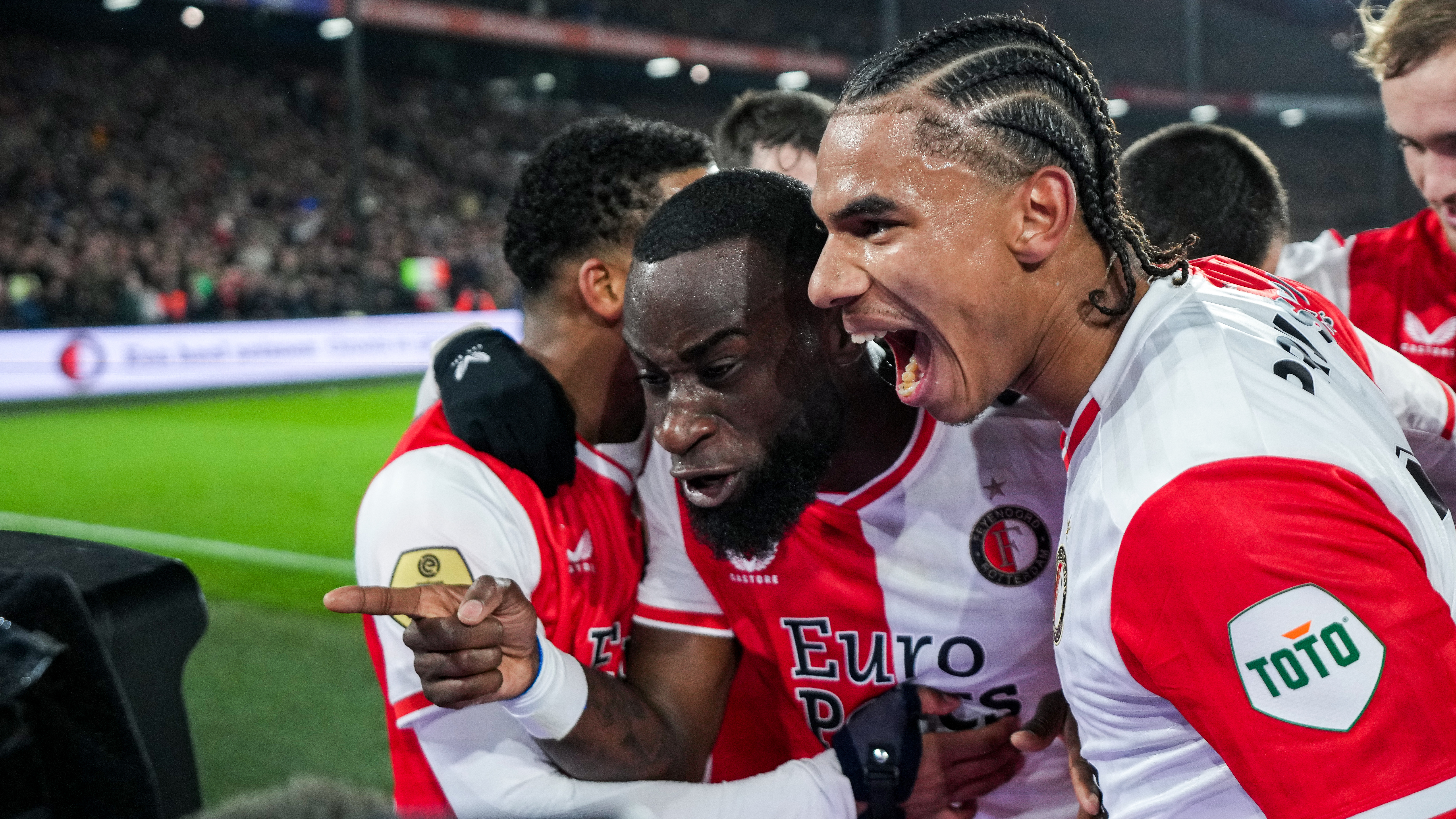 LEES TERUG: Feyenoord-AZ (2-0) - Rijnmond