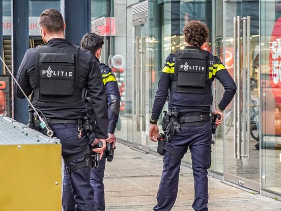 Twee jaar cel voor gijzelingspoging in telefoonwinkel Emmen