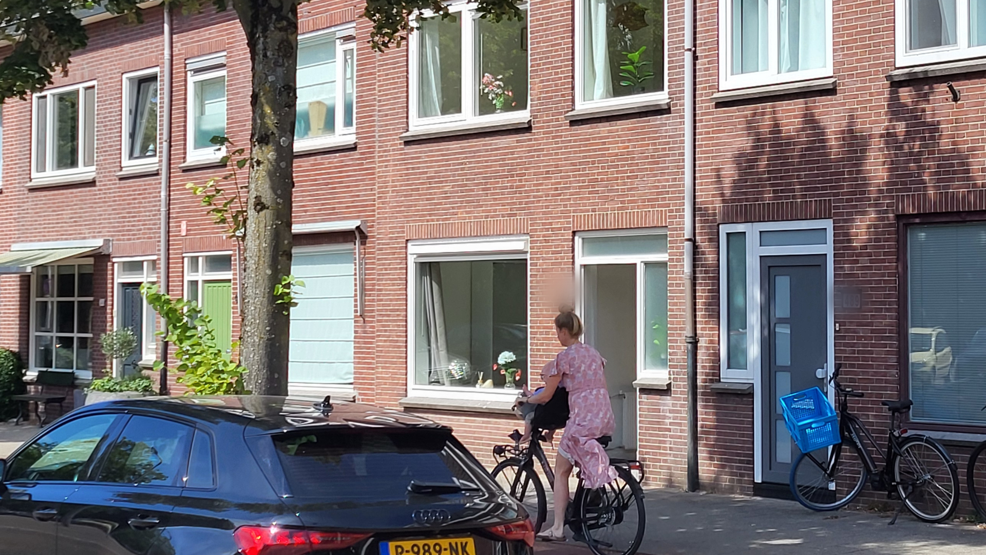 Nog meer 'onverdeelde aandelen' te koop, voor bijna 2 ton mede-eigenaar van een tussenwoning