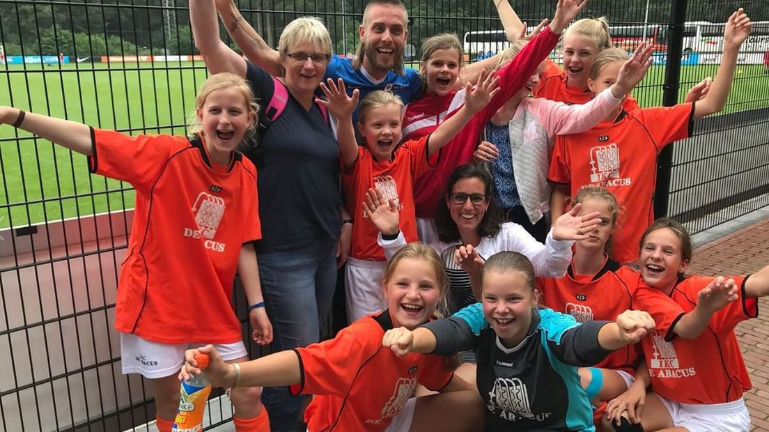 Basisschool De Abacus in Huissen heeft voor het tweede achtereenvolgende jaar het NK schoolvoetbal voor meisjes in groep 7/8 gewonnen. In de finale in Zeist wonnen de meisjes met 2-1 van hun leeftijdsgenoten van De Fontein in Den Haag.