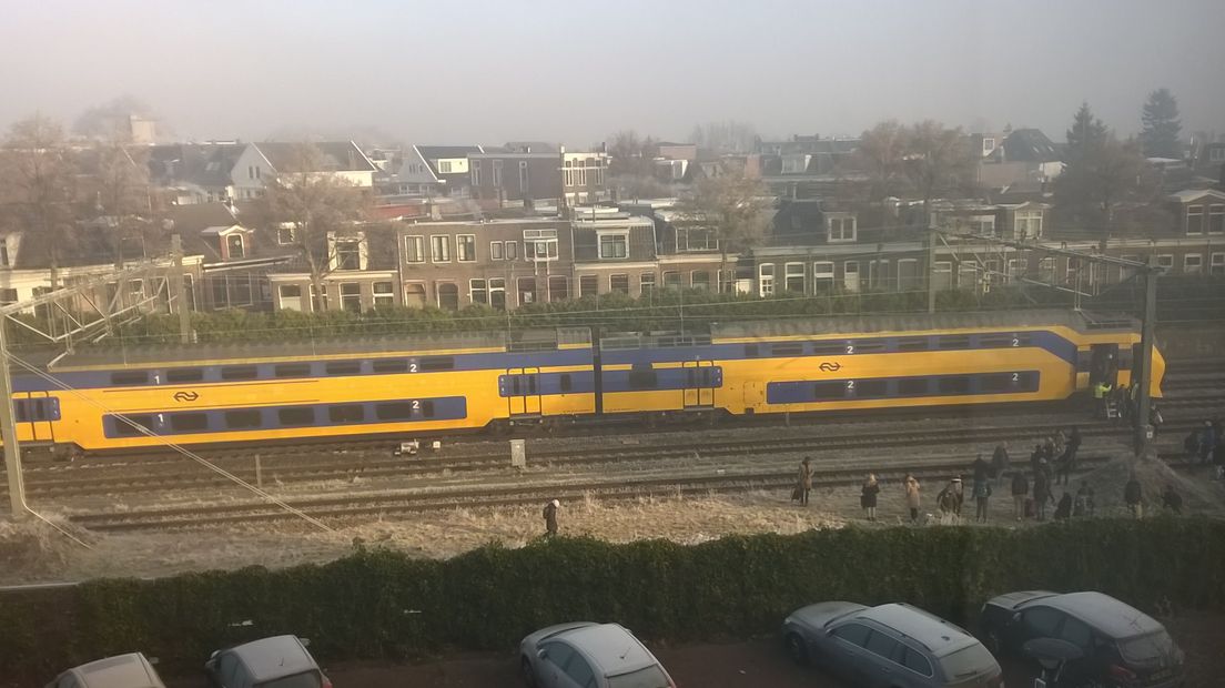 Een gestrande trein in Groningen (Rechten: RTV Drenthe/Frits Emmelkamp)