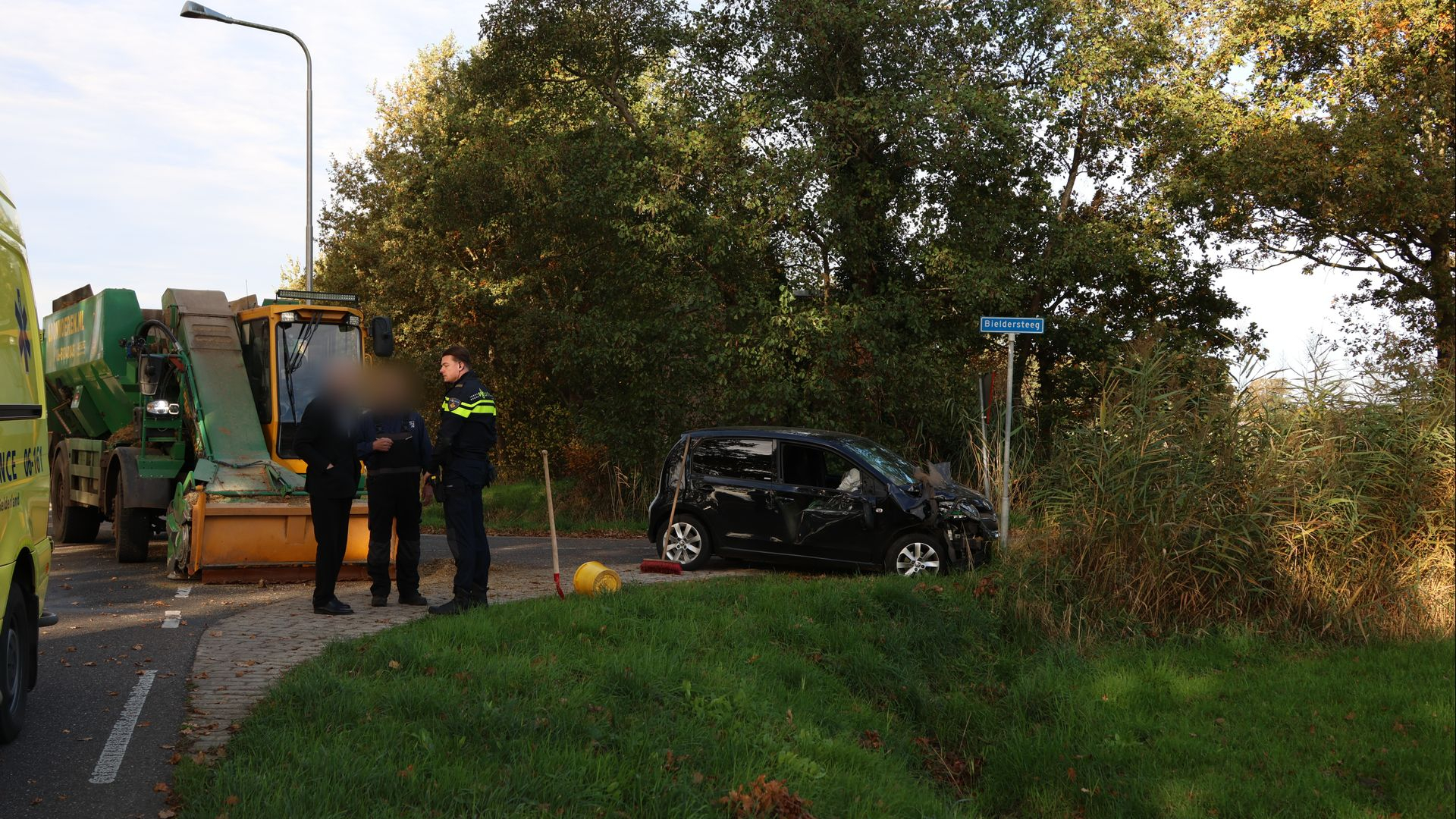 Gewonde bij ongeluk met mengvoederwagen.