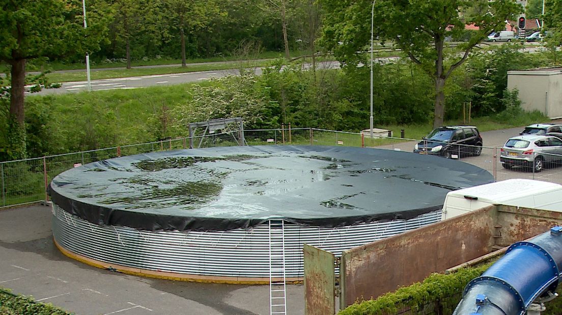 300.000 liter zwemwater wordt in een silo bewaard