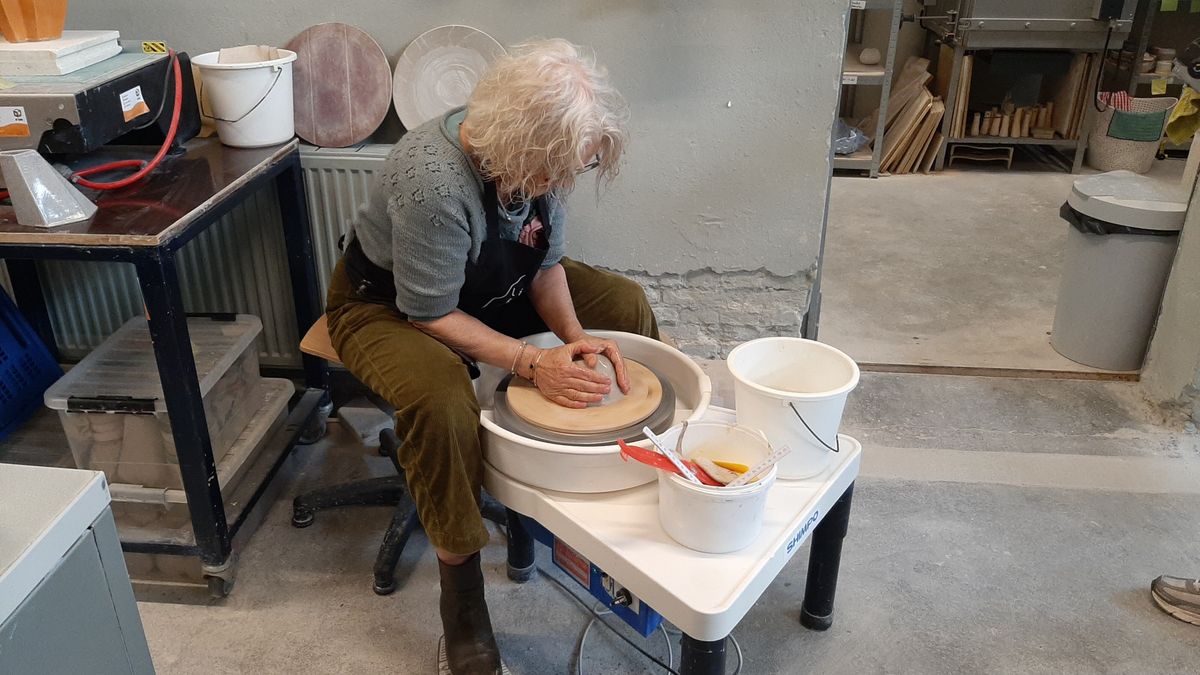 Leeuwarder opleiding moet kwaliteit keramiek redden: 