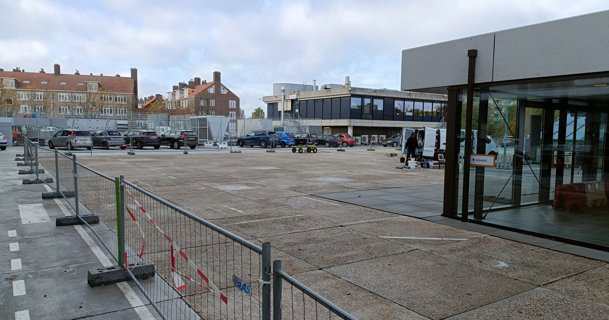 Restaurant op parkeerdek van winkelcentrum weg: 'Minder gunstige ligging'