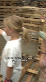 Kinderen bouwen eigen dorp