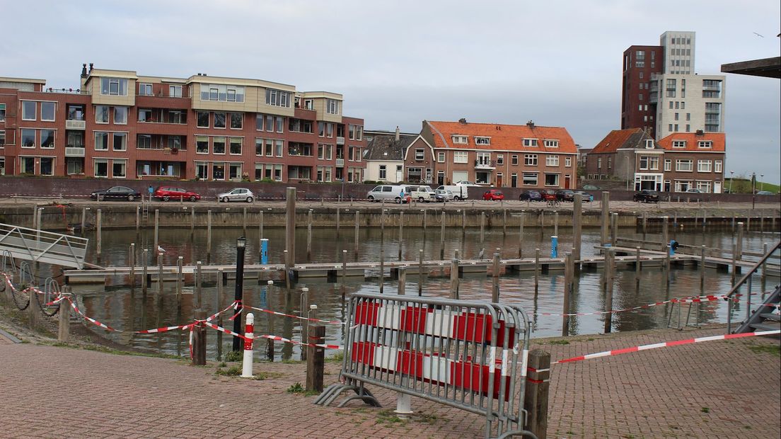 Nieuwe Buitenhaven in Kampen afgesloten