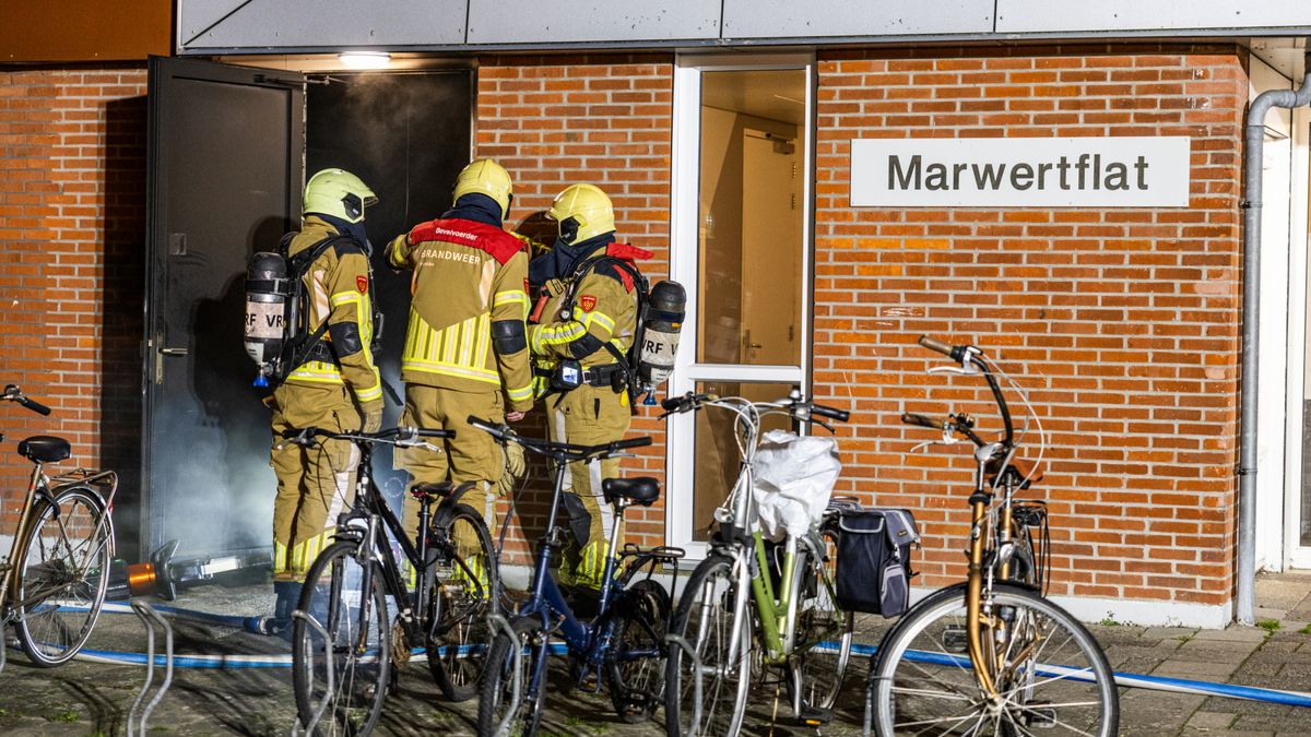 Politie onderzoekt brand in berging van flat in Bolsward