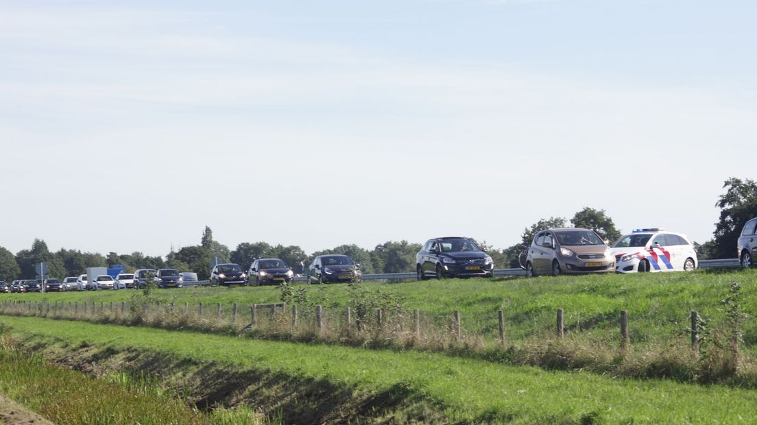 Het ongeluk veroorzaakt een file richting Friesland