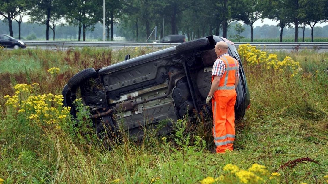 Vrouw gewond bij eenzijdig ongeluk knooppunt Lankhorst