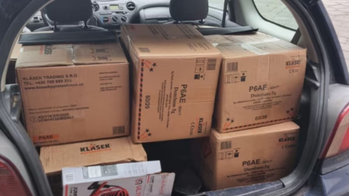 165 kilo illegaal vuurwerk en duizenden euro's gevonden in woning Amersfoort