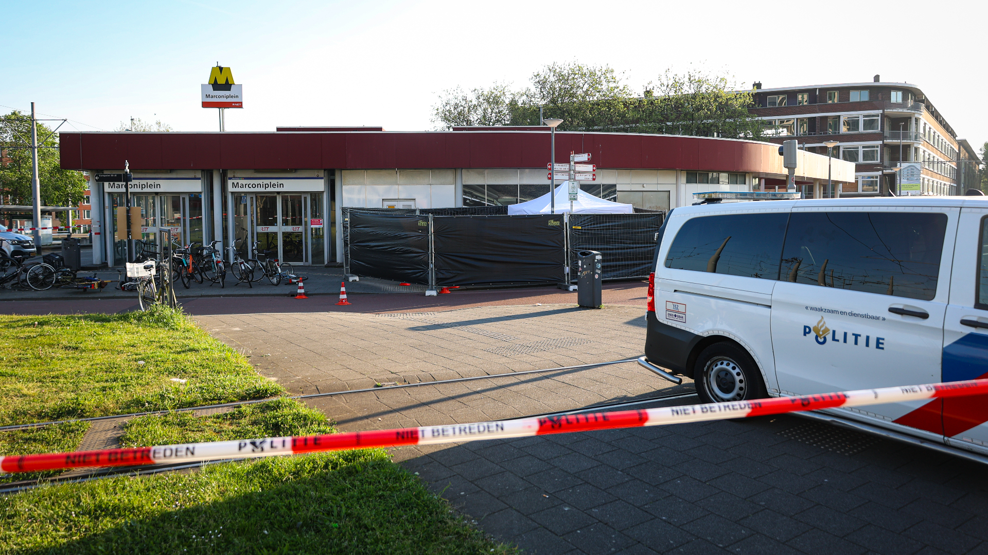 Politie doet onderzoek na steekpartij op Marconiplein.