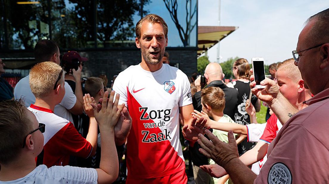 Veel fans en media bij de eerste training van FC Utrecht