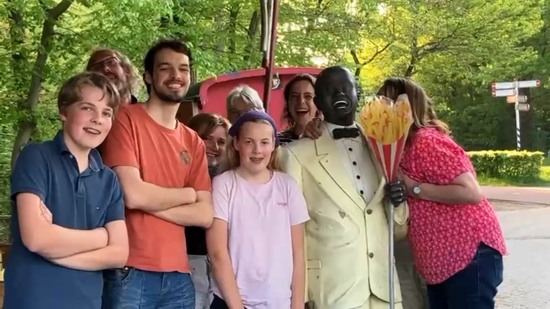 Gestolen beeld Louis Armstrong plots weer terug bij Beauforthuis