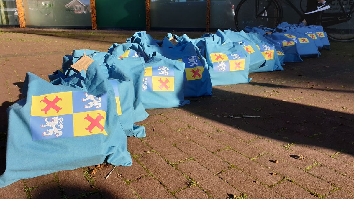 Ideeën voor dorpsvisie Steenwijkerwold gaan letterlijk in de koektrommel