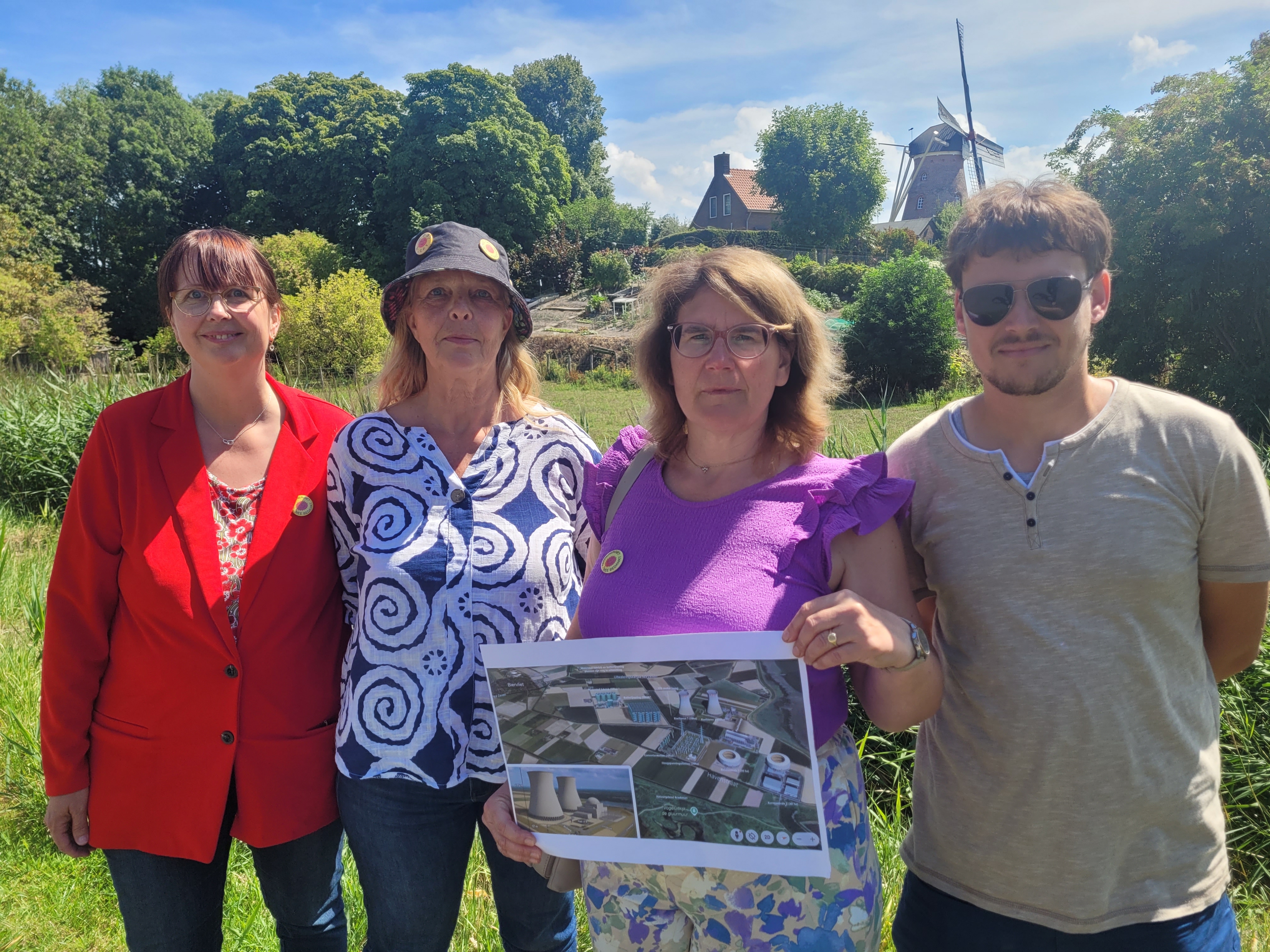 Protestgroep in Terneuzen tegen kerncentrales: 'Een ramp voor de regio'