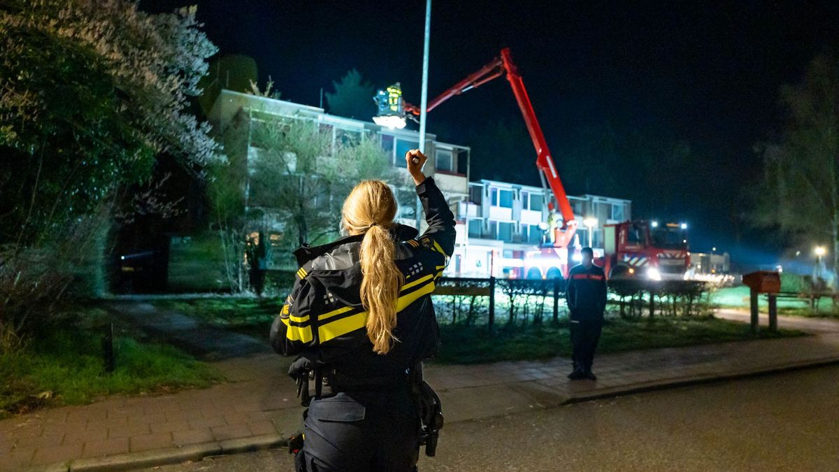 Brandweer haalt vier tieners van dak leegstaand pand in Ermelo