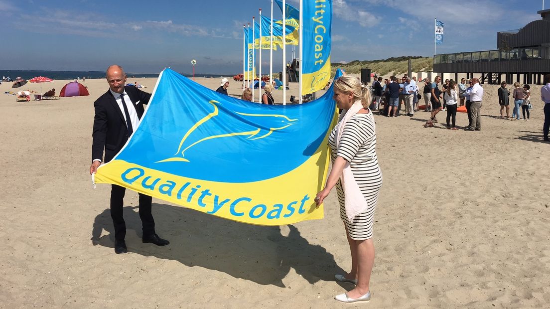 Wethouder Jacqueline van Burg nam de award voor de gemeente Schouwen-Duiveland in ontvangst.