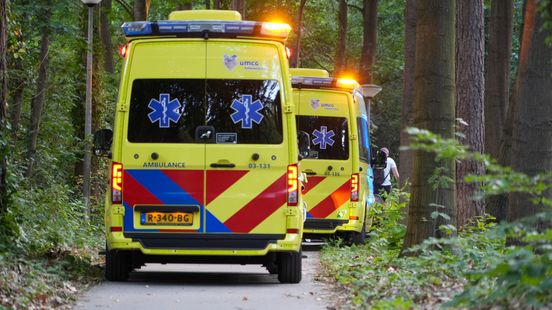 Scooterrijder gewond bij eenzijdig ongeluk Emmen. Scooterrijder gewond bij eenzijdig ongeluk Emmen.