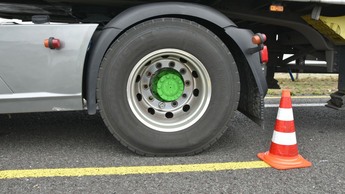 A7 bij Joure urenlang dicht door kapotte vrachtwagen