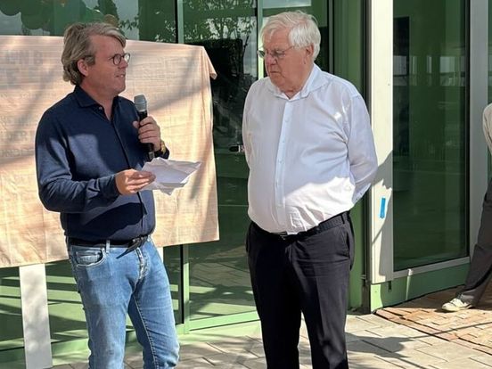 Pretpark opent eindelijk deuren en uitgerekend Van der Most knipt lintje door