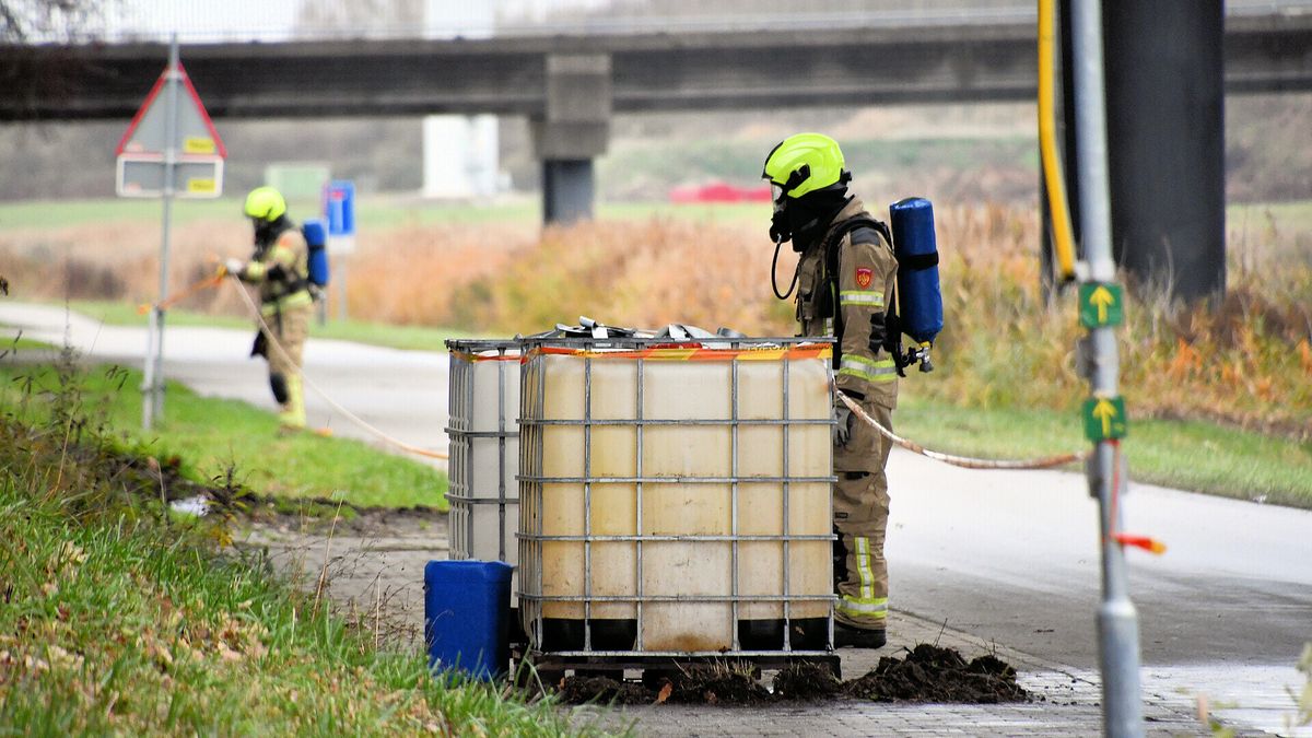 Twee palets met vermoedelijk drugsafval gevonden bij Rilland