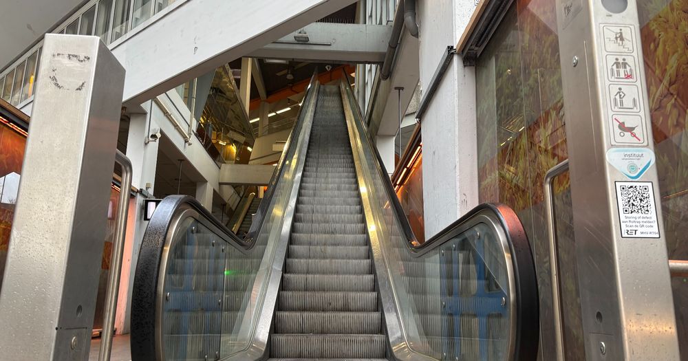 Deze roltrap staat vaker stil dan dat 'ie rolt: 'Dan gaan we maar weer