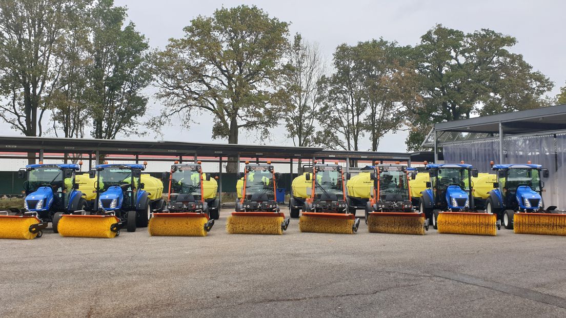 Acht van de tien nieuwe sproeiwagen (Rechten: RTV Drenthe/Dylan de Lange)