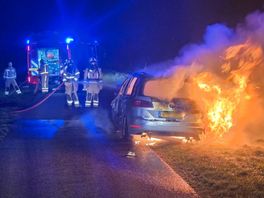 Autobrand aan Noordveensedijk in Gieten