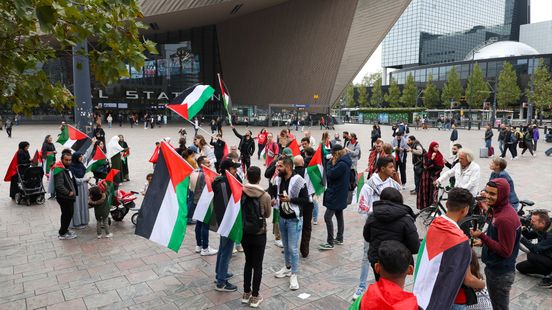 Zes gewonden bij een ongeluk op de A16 richting Terbregseplein | Pro-Palestijnse demonstratie op Rotterdam Centraal. Zes gewonden bij een ongeluk op de A16 richting Terbregseplein | Pro-Palestijnse demonstratie op Rotterdam Centraal.