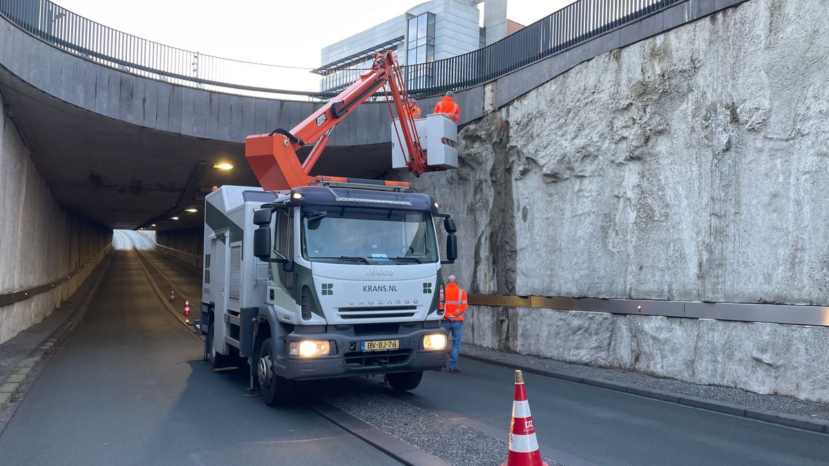 Vallende gevelplaten, lekkages en scheuren: Asser Overcingeltunnel gaat vijf maanden dicht