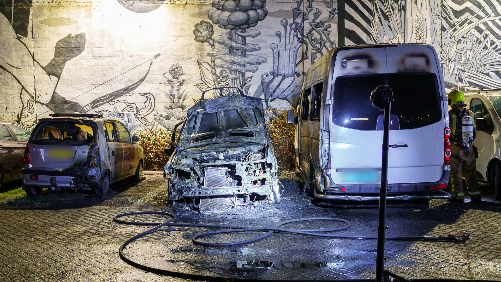 Drie voertuigen zijn afgebrand aan de Keilestraat