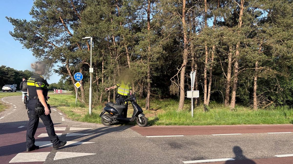 Scooterrijder gewond na aanrijding met auto in Sibculo