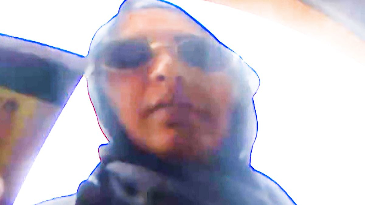 Nepagenten beroven vrouw (92) uit IJsselmuiden, deze vrouw pint daarna in Kampen