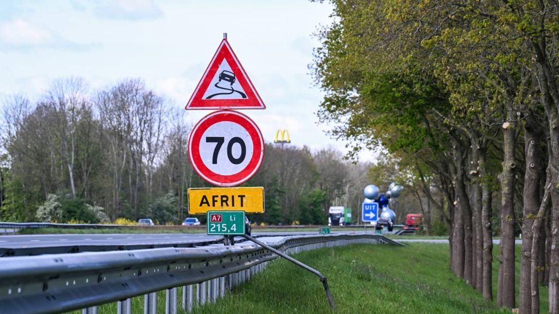 Op deze afrit van de A7 ging het meerdere keren fout: 'Belijning was niet goed op orde'