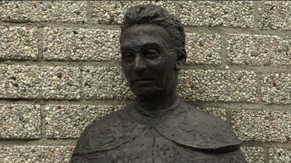 Beeld van Titus Brandsma op de Radboud Universiteit Nijmegen