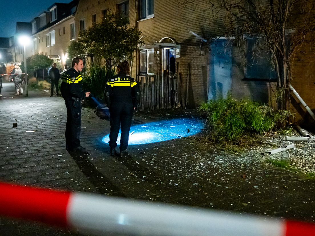 Een woning aan de Ravelstraat in Capelle aan den IJssel was opnieuw doelwit van een explosie.